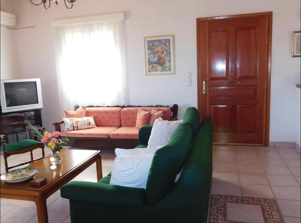 Nirvana Guest House Vasilitsion ภายนอก รูปภาพ