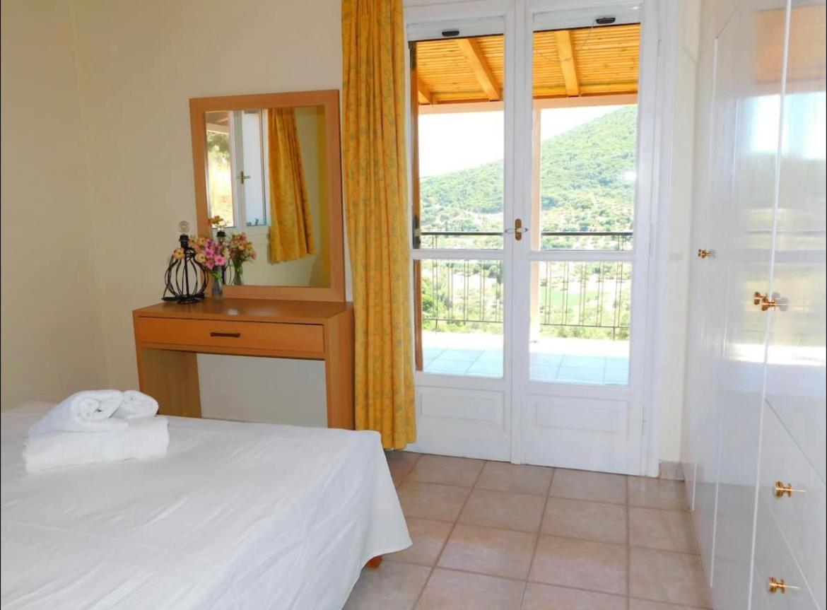 Nirvana Guest House Vasilitsion ภายนอก รูปภาพ